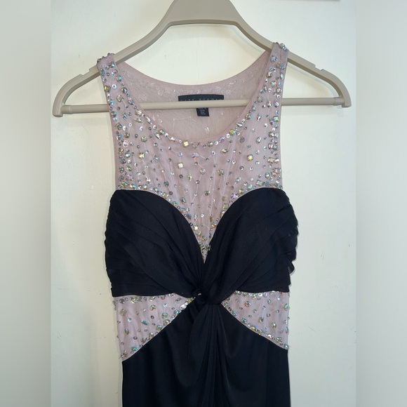 Only worn one time, still like new! - Picture 4 of 4